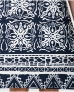 Women's sleeveless cropped t-shirt with decorative border