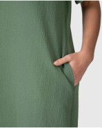 Women's cropped t-shirt with short dropped sleeves and side pockets