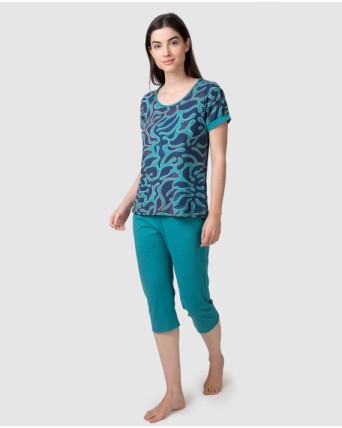 Women's pirate pajamas with dropped sleeves and graphic print